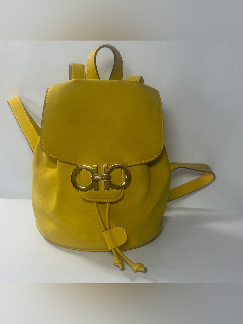 Auth Salvatore Ferragamo Yellow Suede Gancini Backpack Drawstring Vintage